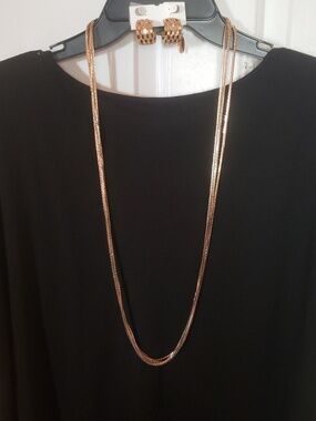 Julia b high shine liquid goldtone Necklace. Goldtone Earrings.